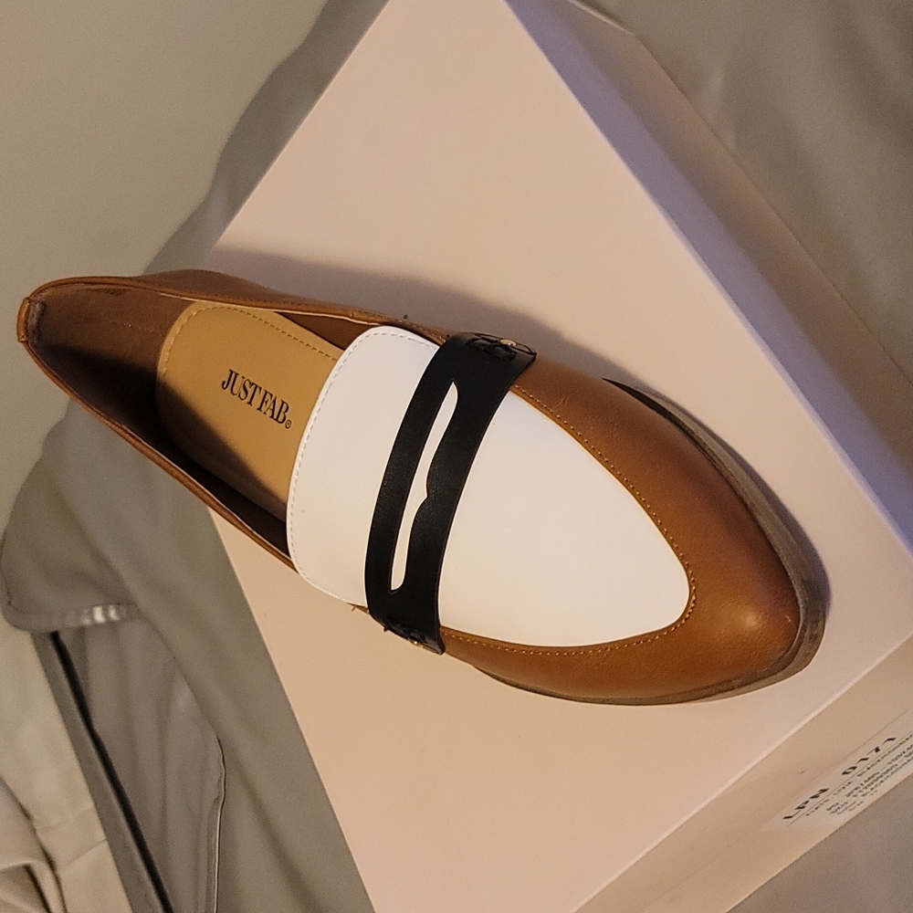 Black/Cognac Flats